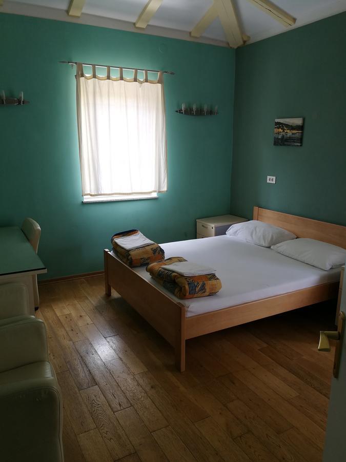 Apartments Zlatko Delic Ika Exterior photo